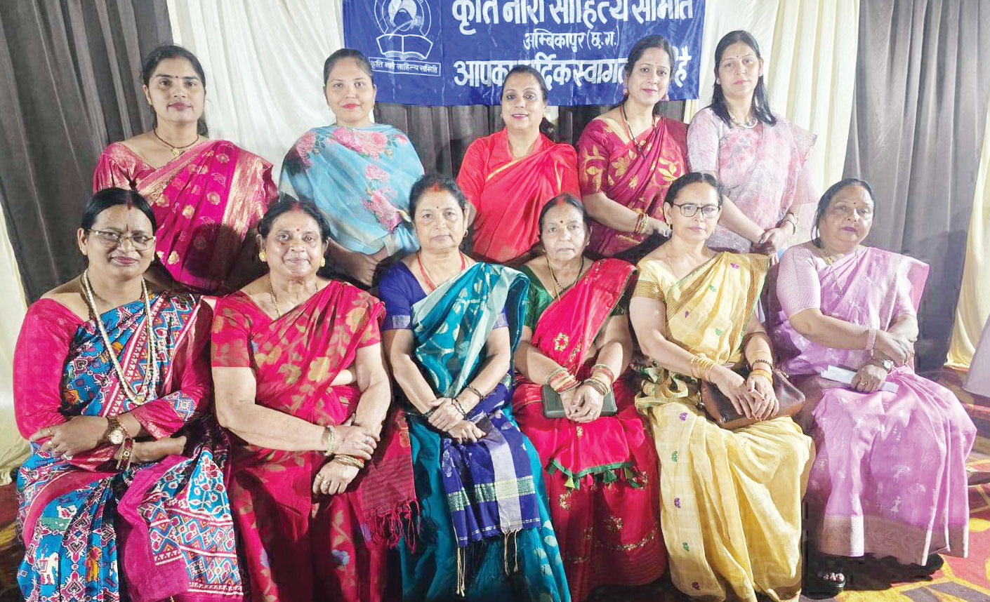 फुलवारी पर कृति नारी साहित्य समिति की गोष्ठी