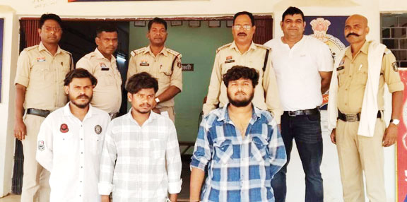 मजदूरों से अवैध वसूली का आरोप कलेक्टर-एसपी से जांच की मांग