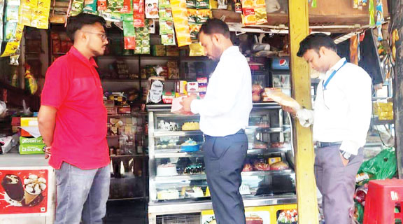 खाद्य दुकानों की जांच
