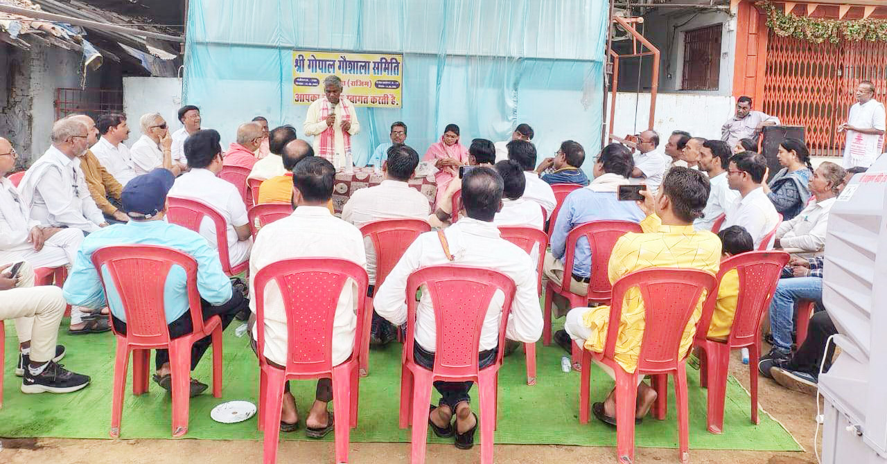 गौ सेवा से बढक़र कोई  सेवा नहीं-विशेसर पटेल