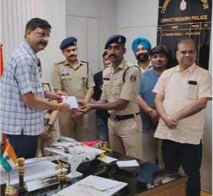 पुलिस कर्मियों के लिए निःशुल्क स्वास्थ्य जांच शिविर