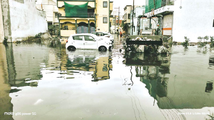  बे-मौसम बारिश ने खोली निगम की पोल