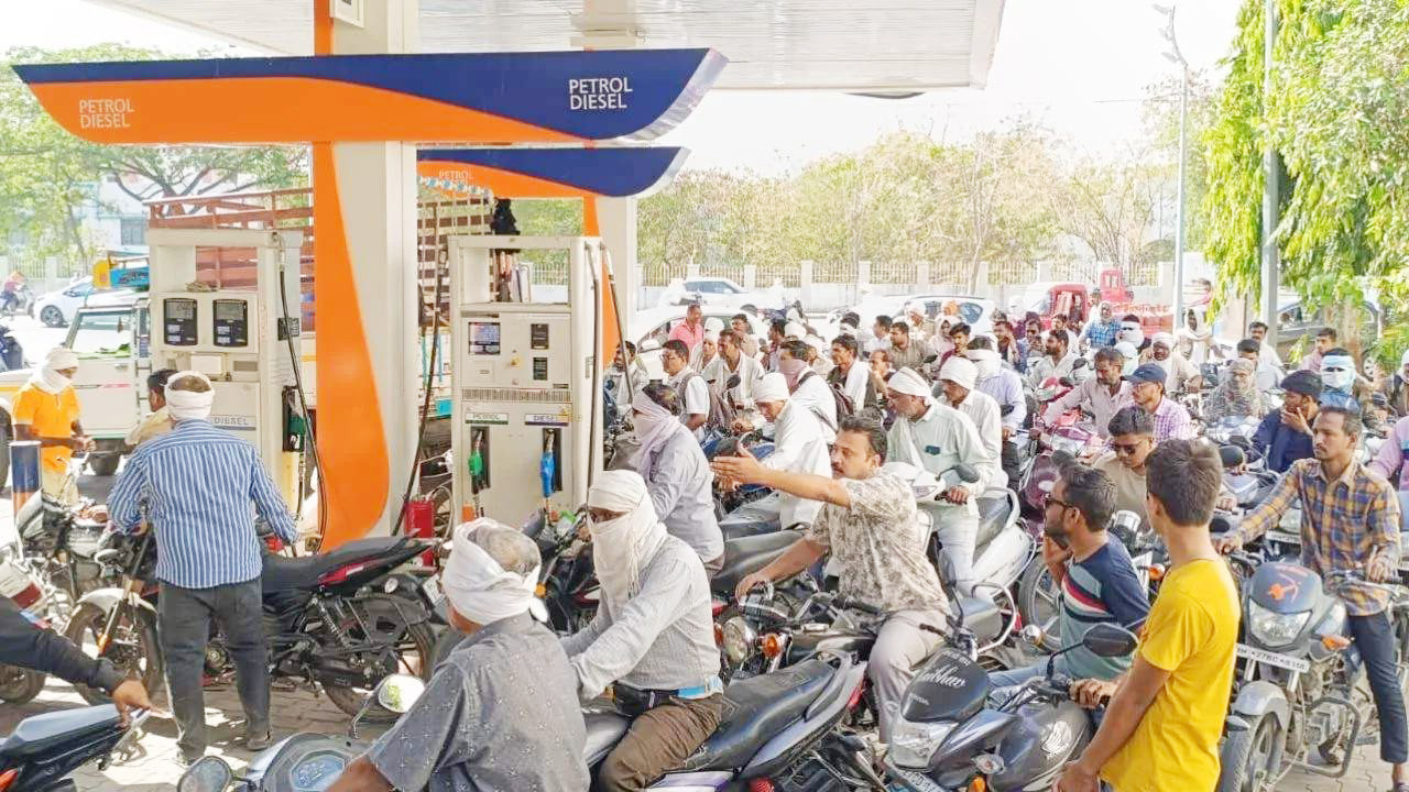 पेट्रोल पंपों में लिमिट तय, लंबी दूरी की यात्रा करने में दिक्कत