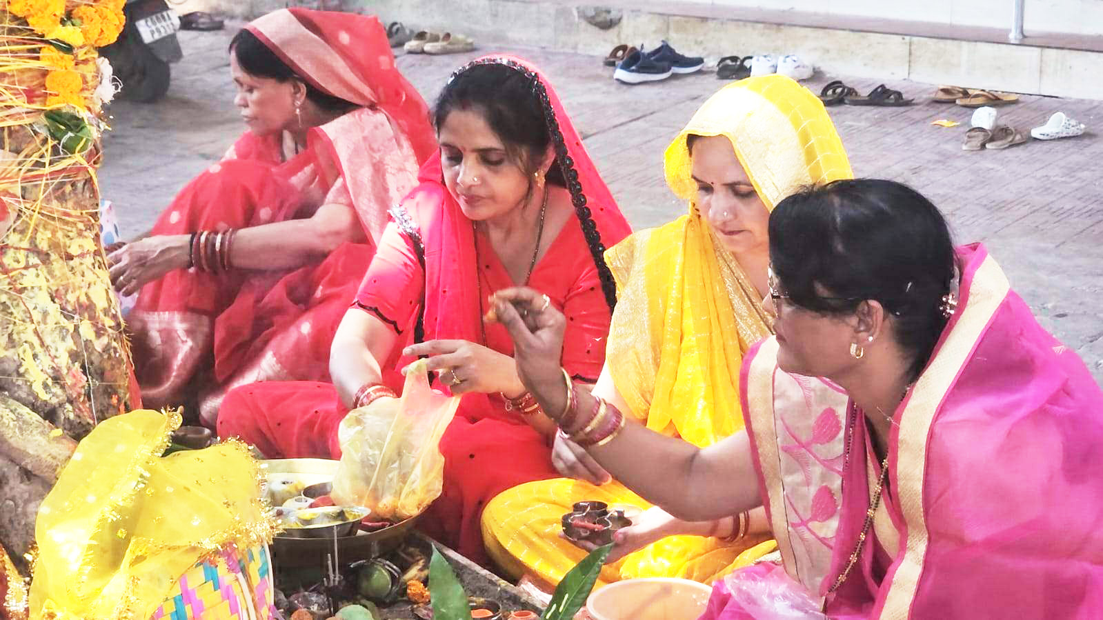 सुहागिनों ने रखा व्रत