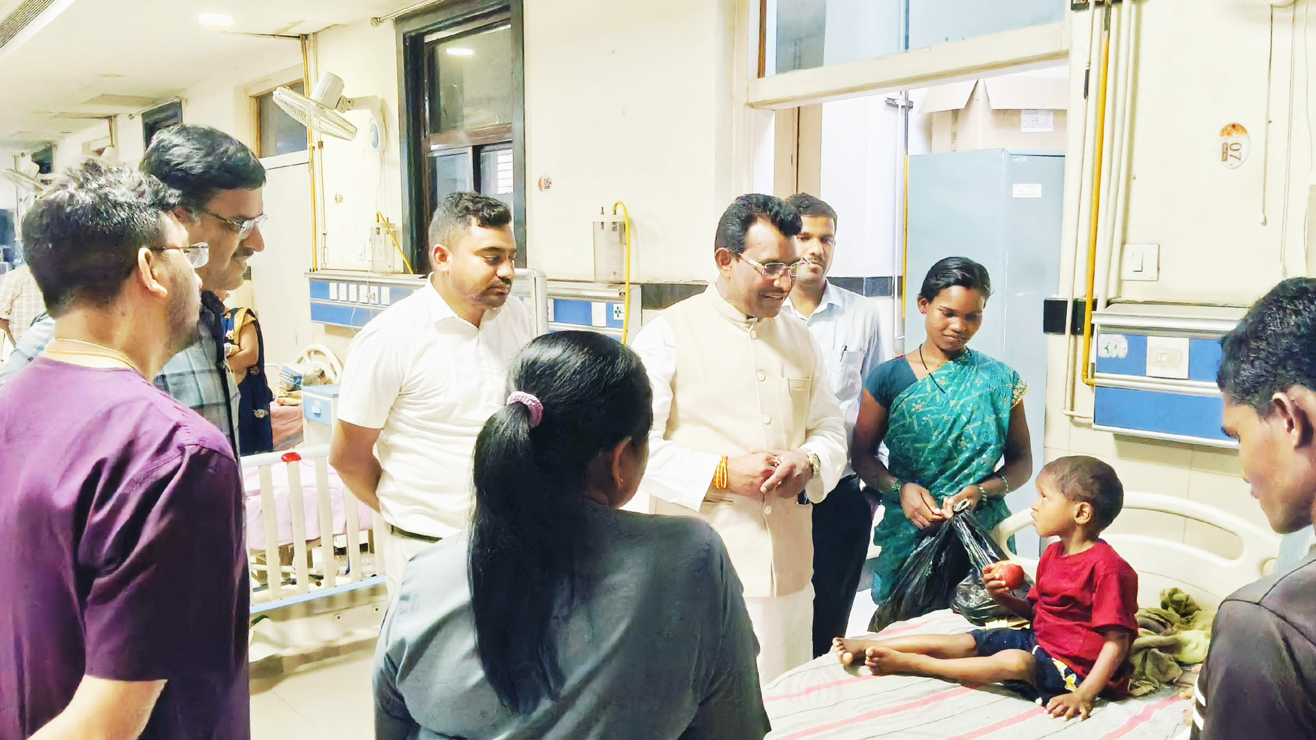 कमार मासूम के इलाज की विधायक ने ली जिम्मेदारी