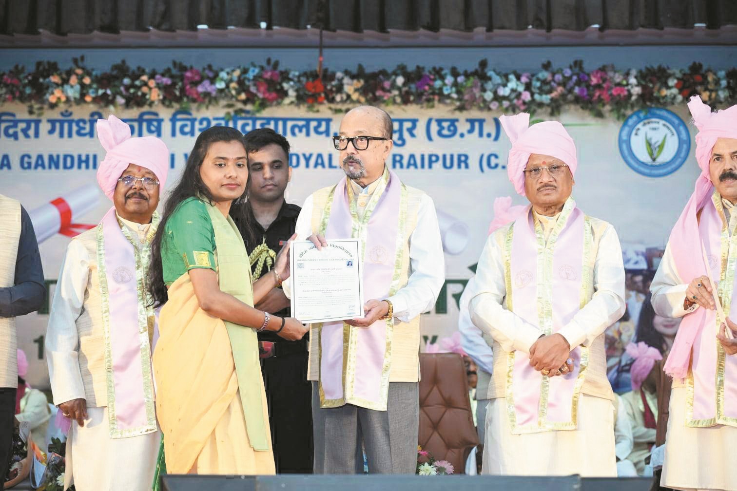 शिल्वी यादव को पीएचडी की उपाधि