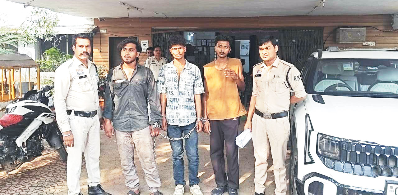 कमल विहार इलाके में लूट के 3 युवक गिरफ्तार