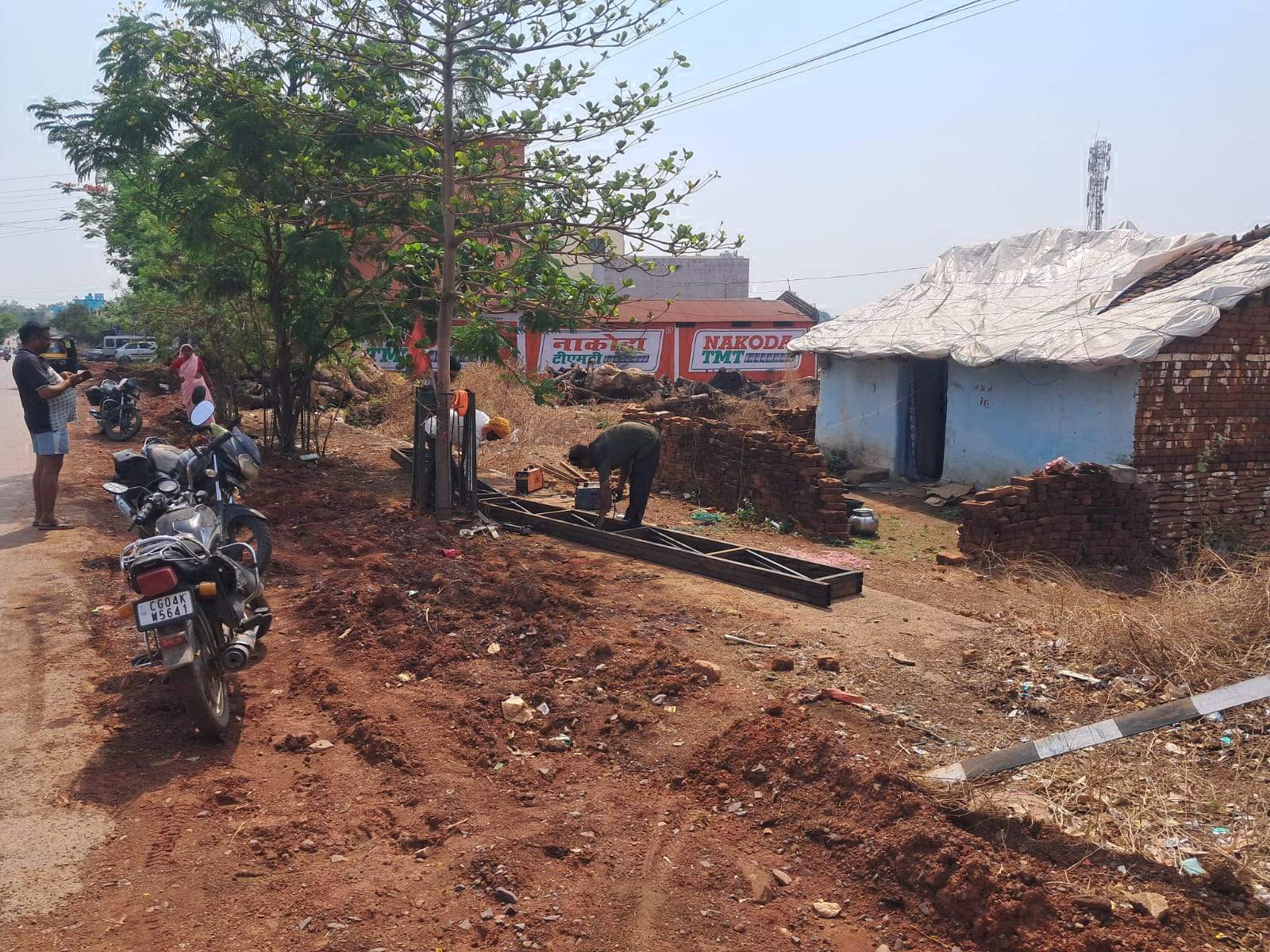 सरकारी जमीन पर कब्जे का आरोप