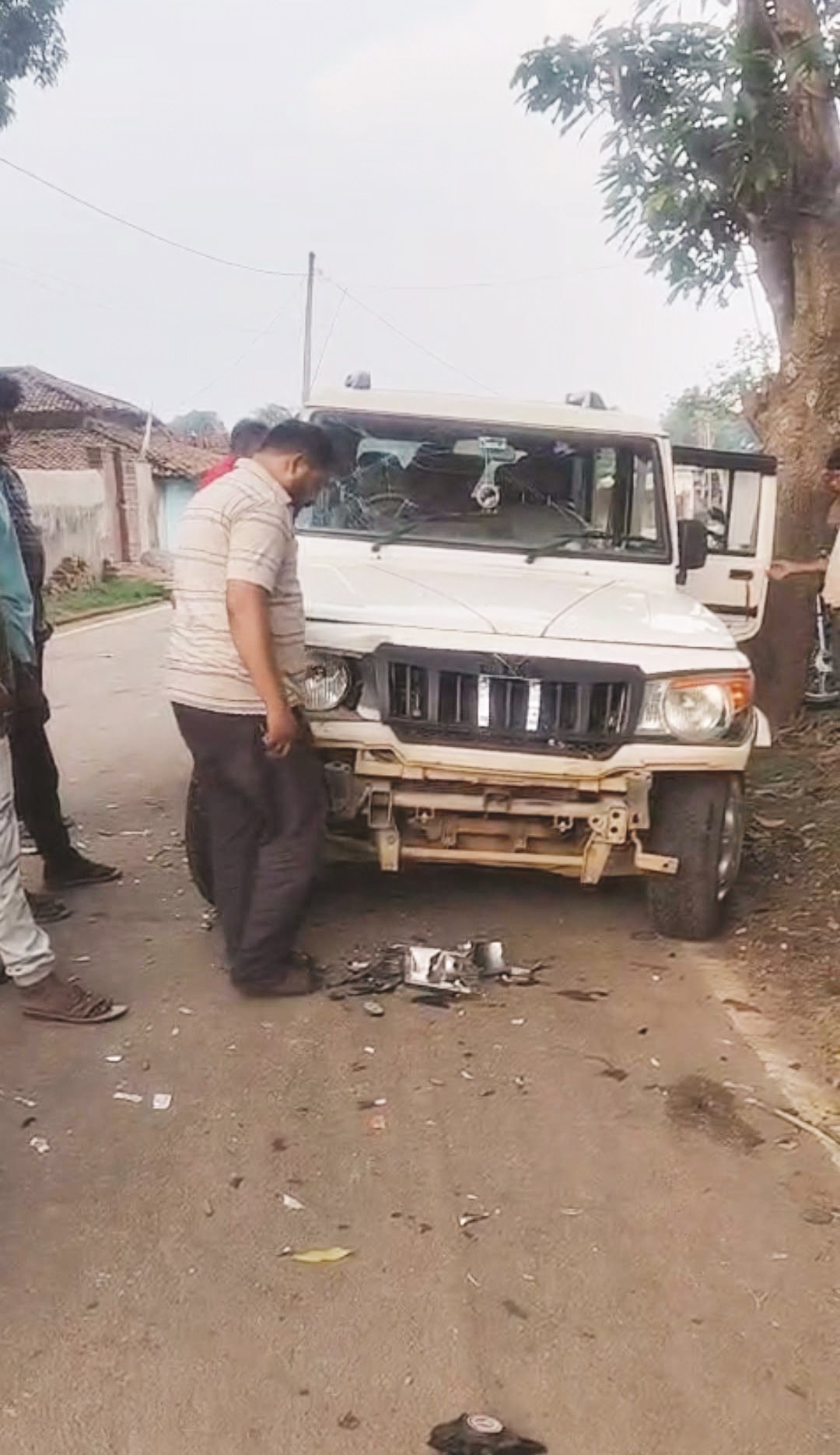 बोलेरो और बाइक में भिड़ंत, दो जख्मी