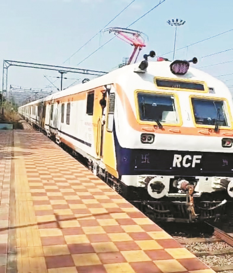 रायपुर-ताड़ोकी-रायपुर मेमू ट्रेन में यात्रियों की सुविधा के लिए 08 कोच से 12 कोच किए