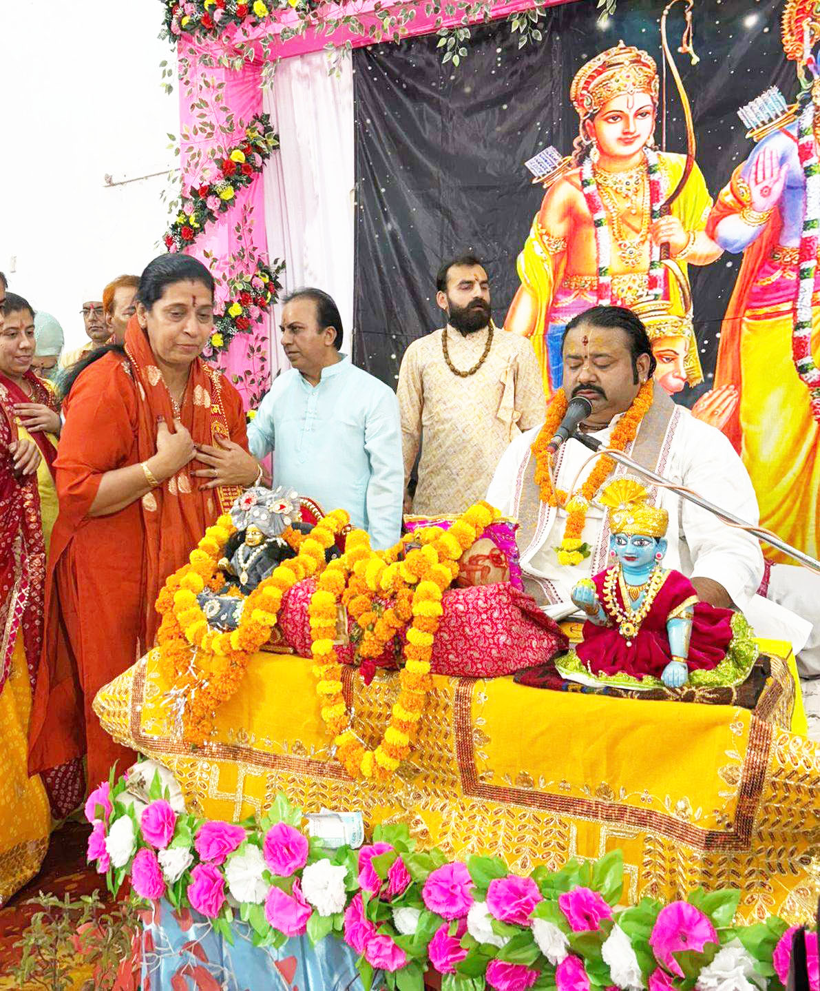 श्रीराम कथा में उमड़े श्रद्धालु