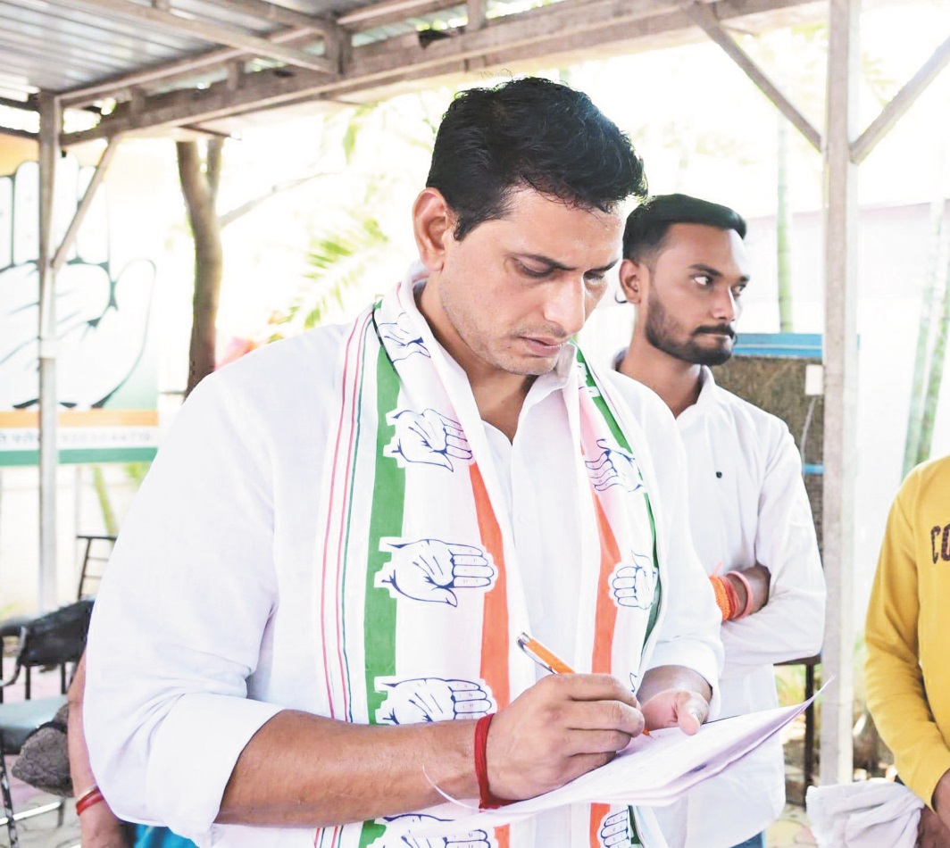 खरीफ सीजन से पहले किसानों को पर्याप्त खाद उपलब्ध कराई जाए-देवेंद्र यादव