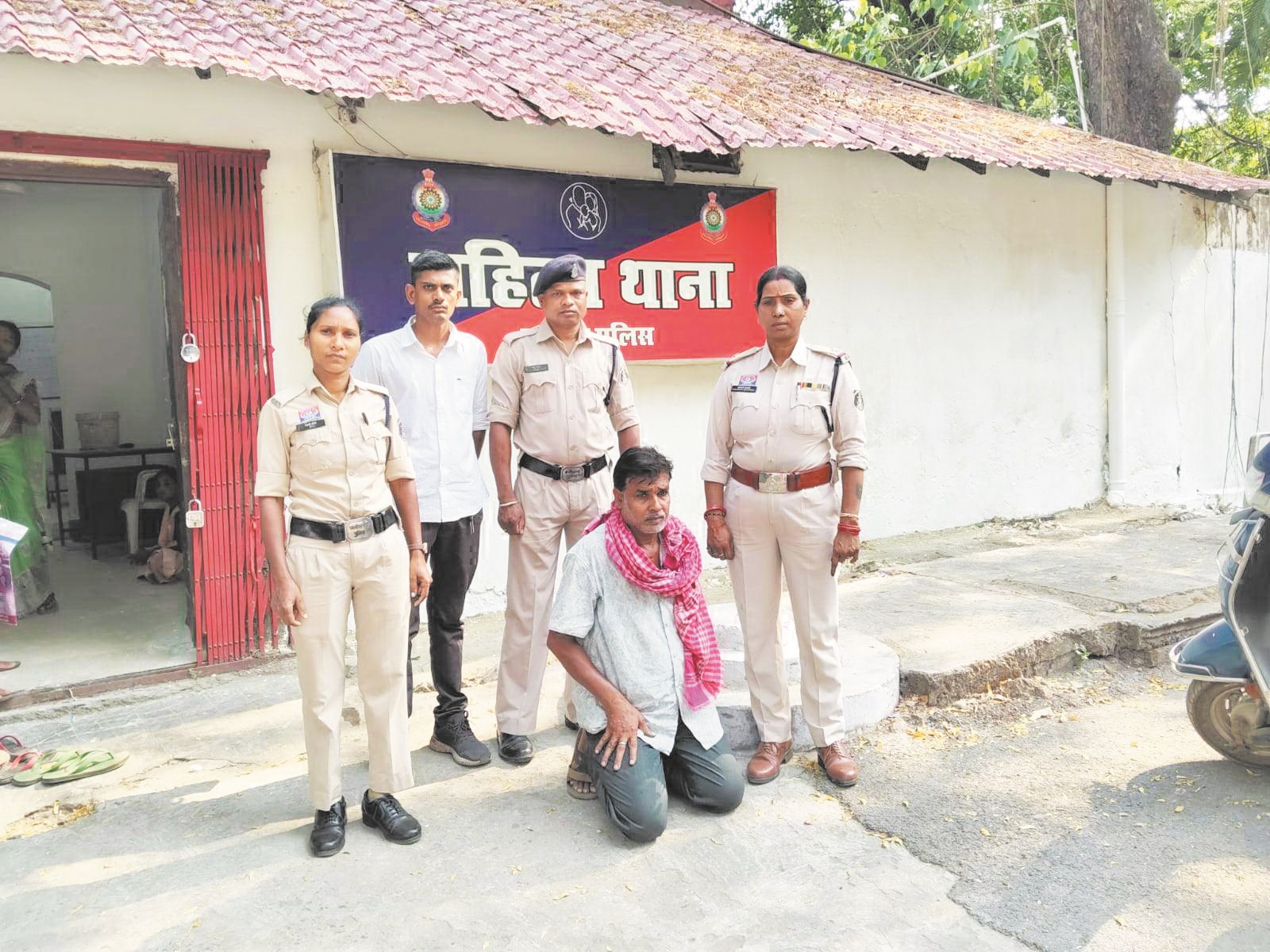 महिला से अश्लील हरकत व जान से मारने की धमकी, गिरफ्तार