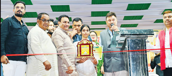 सद्भावना ग्राम तकिया उर्स शरीफ पर कव्वाली का डॉ. सलीम ने किया शुभारंभ