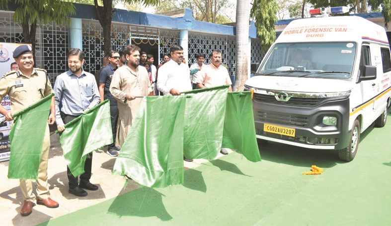 मंत्री गजेन्द्र ने मोबाइल फोरेंसिक वैन का किया शुभारंभ
