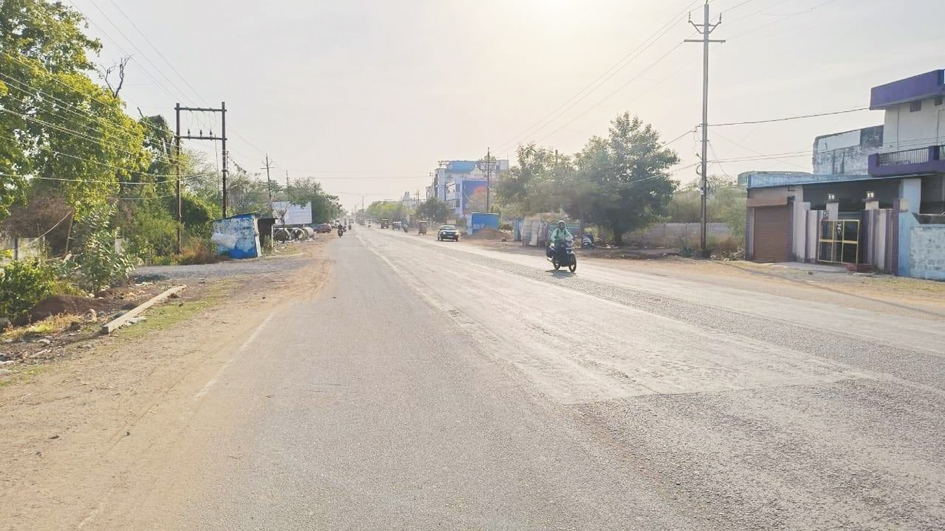प्रचंड गर्मी से आग बरसने जैसे बने हालात