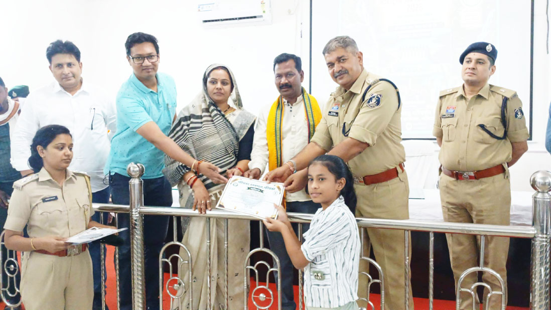 अंतरराष्ट्रीय जैव विविधता दिवस पर विद्यार्थियों  ने लिया संरक्षण का संकल्प