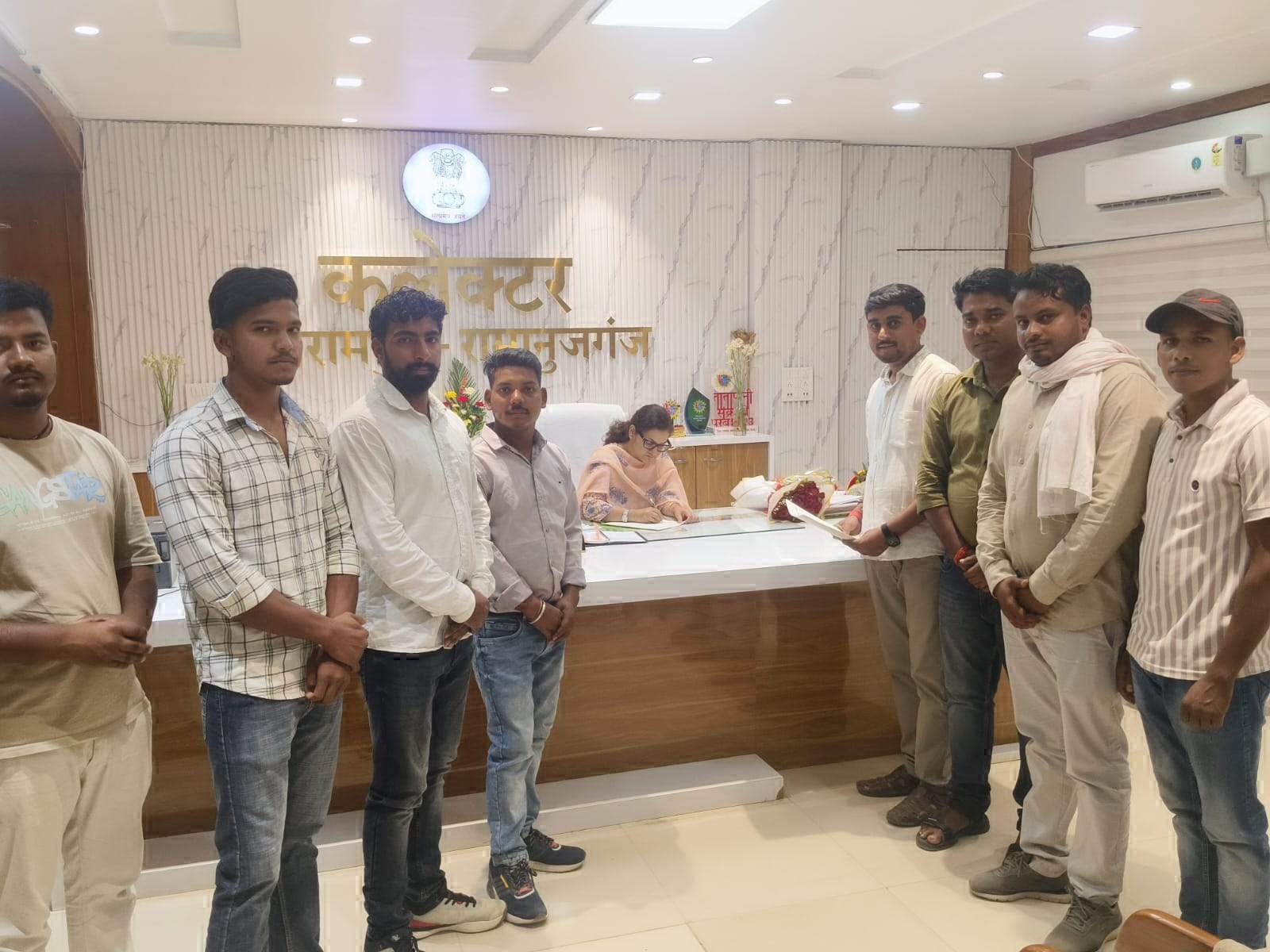 एनएच निर्माण में घटिया कार्य का आरोप, युवा कांग्रेस-एनएसयूआई ने सौंपा ज्ञापन