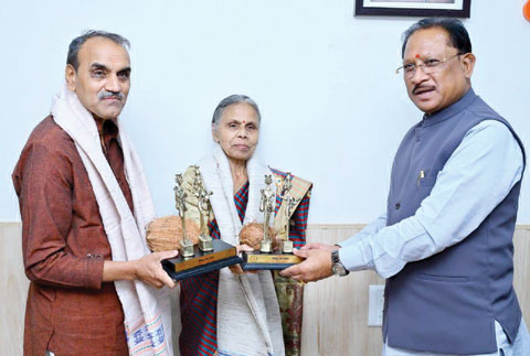 पद्मश्री गोड़बोले दंपत्ति साय-चौधरी से मिलीं