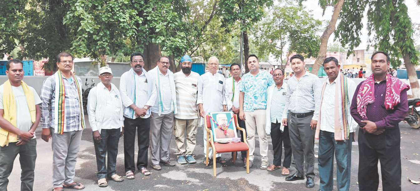नेहरू की पुण्यतिथि, श्रद्धांजलि दी