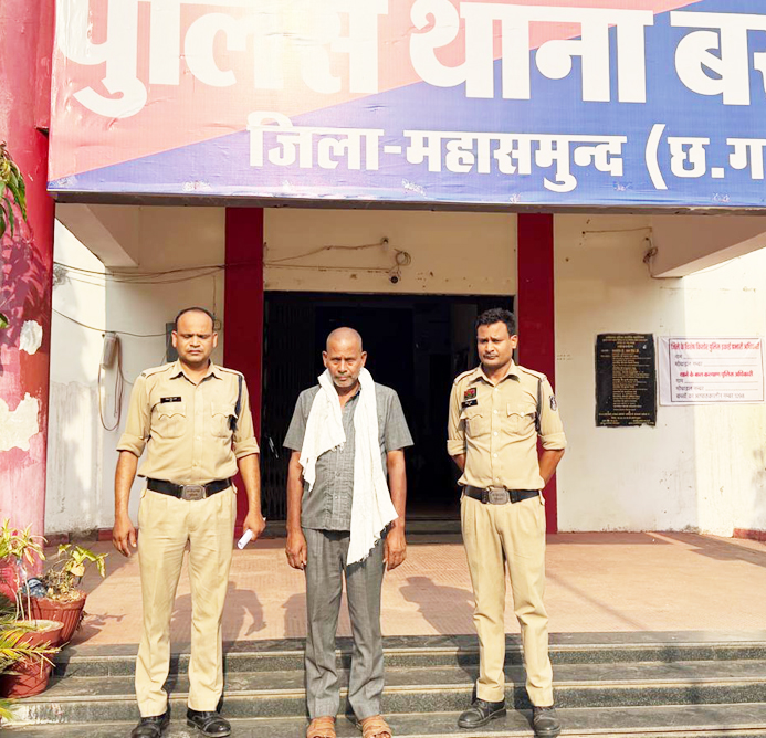 खरीदी केंद्र में एक करोड़ से अधिक का धान गायब,  प्रभारी गिरफ्तार