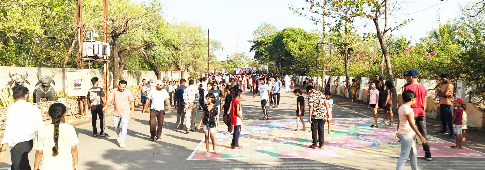 बच्चे - युवा पारंपरिक खेलों का लिए मजा