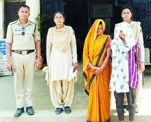 आधे घंटे में ज्वेलरी दुकान में हुई चोरी का पर्दाफाश, दो आरोपी गिरफ्तार,  सौ फीसदी माल बरामद