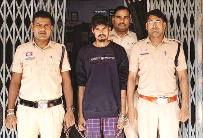 बाइक चोरी का आरोपी पकड़ाया,  सह-आरोपी की तलाश