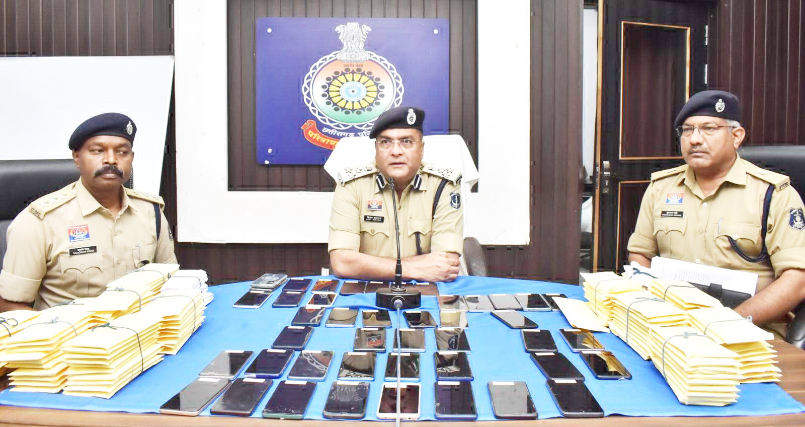 41 लाख के 201 गुम मोबाइल पुलिस ने किए बरामद,  मालिकों को लौटाए