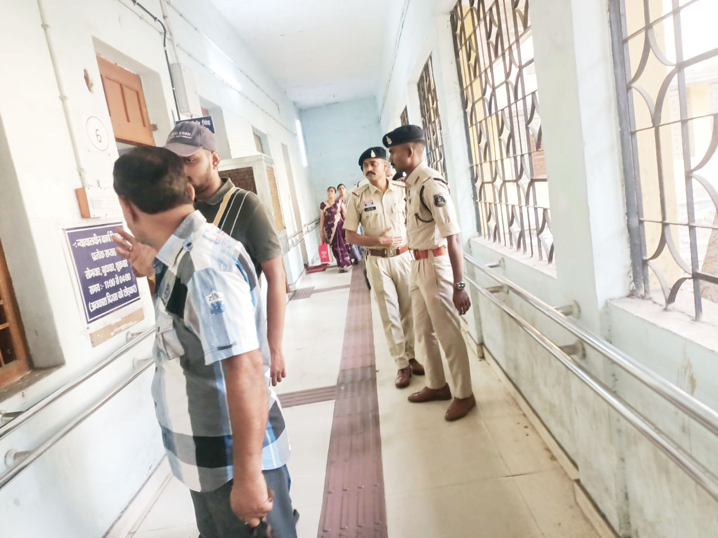 तहसील कर्मियों को पुलिस सुरक्षा