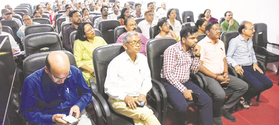परीक्षा में किसी भी प्रकार की त्रुटि की गुंजाइश नहीं होनी चाहिए-कलेक्टर