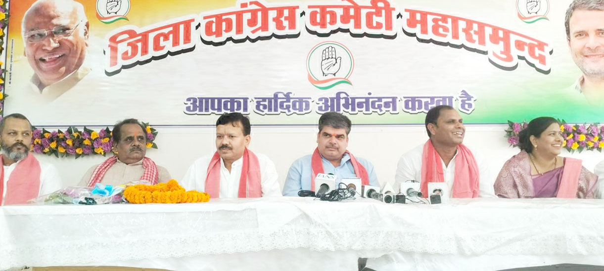 खाद के लिए संघर्ष कर रहे किसान, मांगों पर शीघ्र निर्णय नहीं लिया गया तो आंदोलन-अभिषेक