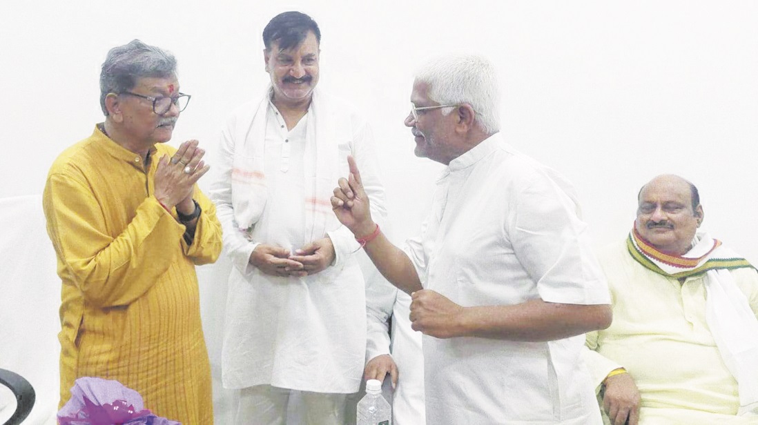 महंत का जोरदार स्वागत
