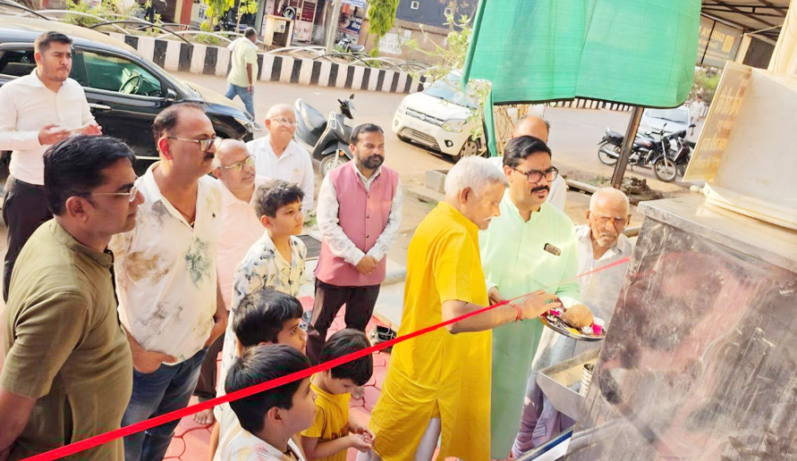 वाटर कूलर से भीषण गर्मी में राहगीरों को मिलेगी राहत