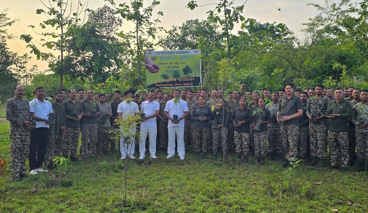 241 बस्तरिया बटालियन का वृक्षारोपण समारोह, प्रकृति संरक्षण का दिया संदेश