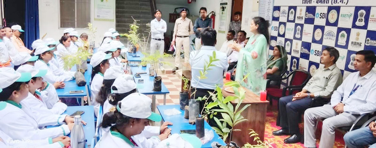 एसबीआई आरसेटी में पौधारोपण पर्यावरण संरक्षण का संकल्प
