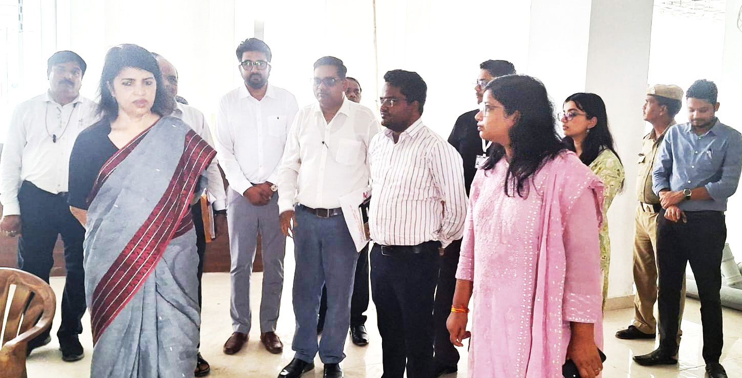प्रभारी सचिव ने किया निर्माणाधीन जिला पुस्तकालय भवन का निरीक्षण, 15 अगस्त से पहले प्रारंभ करने कहा
