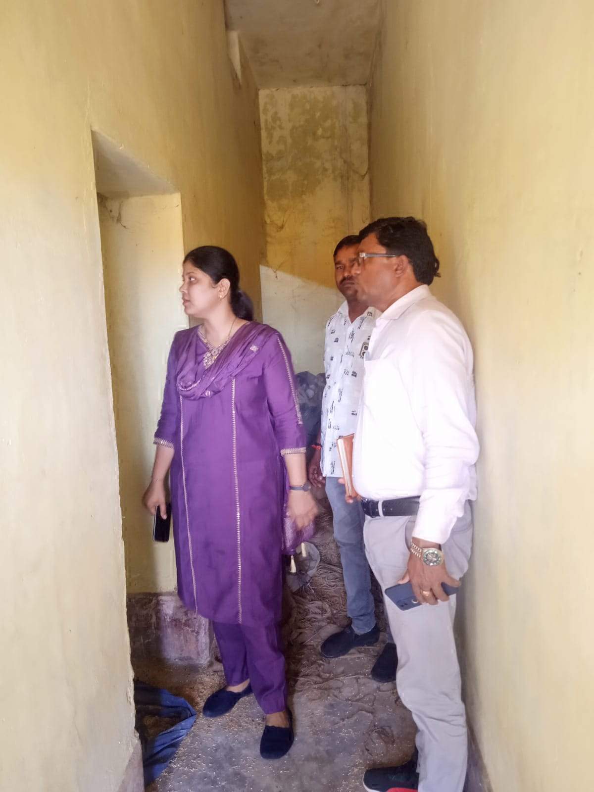एसडीएम ने सीएचसी बिश्रामपुर व जयनगर सहकारी समिति   का किया निरीक्षण