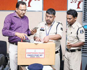 न्यायालयीन साक्ष्य में मिनी फिंगरप्रिंट डेवलपिंग किट अत्यंत उपयोगी- ध्रुव