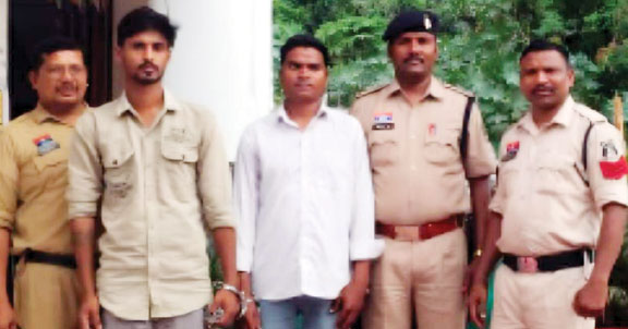 कम दाम में बाइक दिलाने के नाम पर ठगी, 2 बंदी