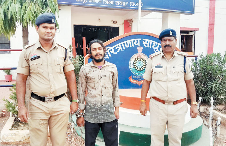 आबकारी कर्मी से लूट, नाबालिग समेत दो बंदी