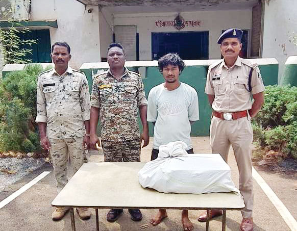 एमपी की शराब संग युवक बंदी