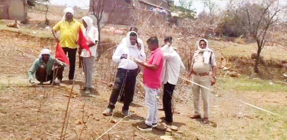 सरकारी जमीन पर अतिक्रमण की शिकायत, संयुक्त टीम ने किया निरीक्षण, जांच शुरू