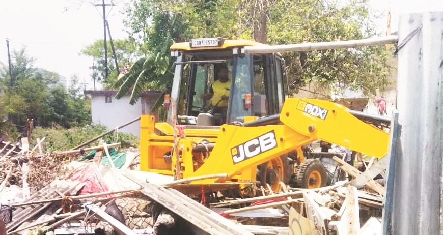 सरकारी जमीन पर अवैध निर्माण ध्वस्त