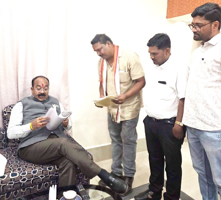 डिप्टी सीएम साव को पालिकाध्यक्ष ने पेयजल व गौरव पथ विस्तार को लेकर सौंपा ज्ञापन