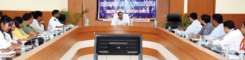 कलेक्टर ने ली विद्युत विभाग की समीक्षा बैठक