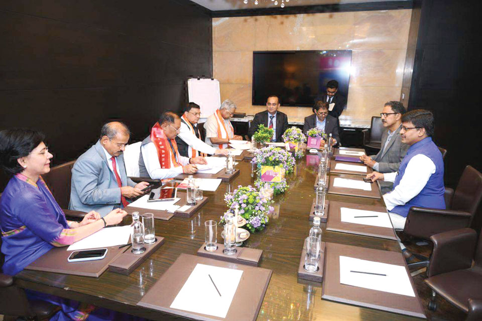 हैदराबाद इन्वेस्टर मीट, दिनशॉ, डोडला डेयरी के एमडी मिले सीएम से