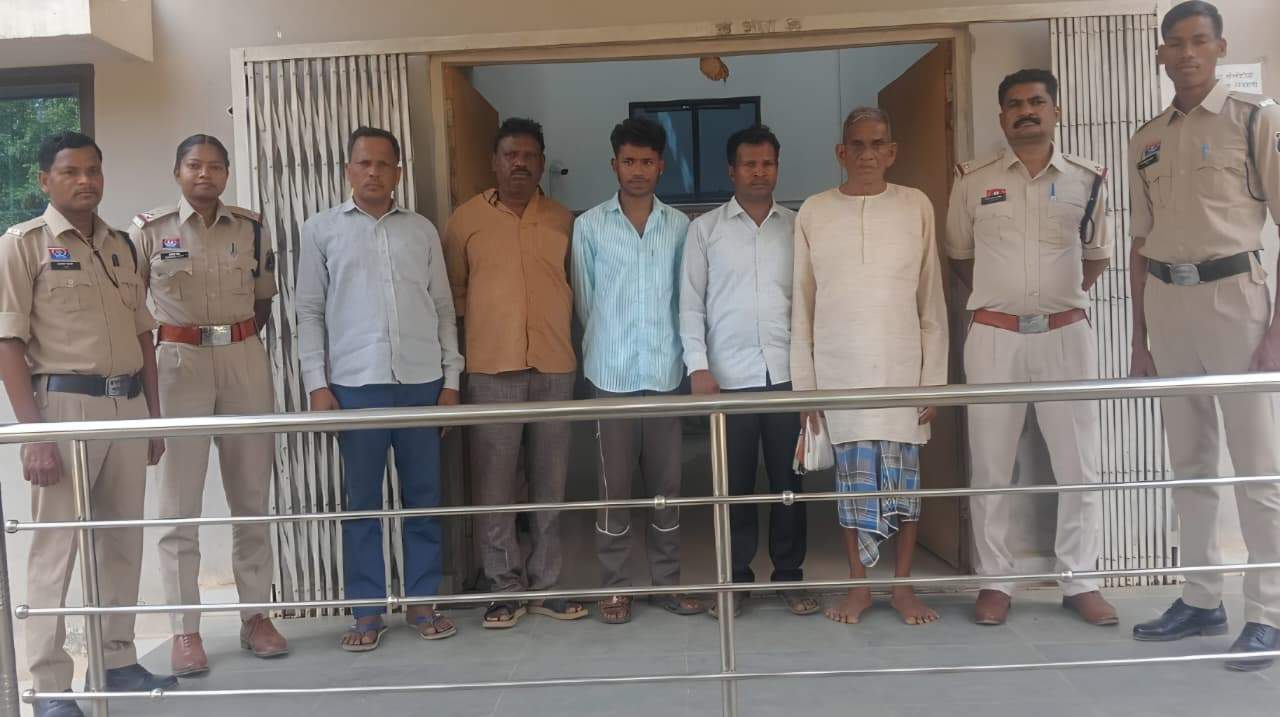  मारपीट-लूट, 5 बंदी