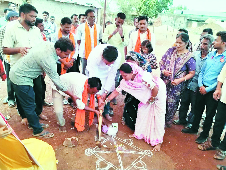 सोनपुरी-मड़ौदा में नवीन ग्राम  पंचायत भवन का भूमिपूजन