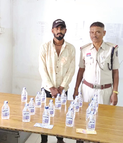 अवैध शराब संग आरोपी गिरफ्तार